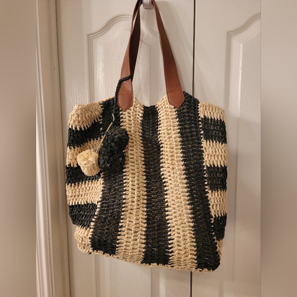 NWOT  Cato Straw Beach Bag